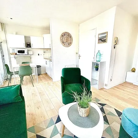 Apartment Caporizon-cap 239-vue Mer-t1 A 50m Plage La Rochelle (Charente-Maritime)